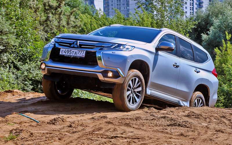 Новый Mitsubishi Pajero Sport: первый тест и первая грязь!