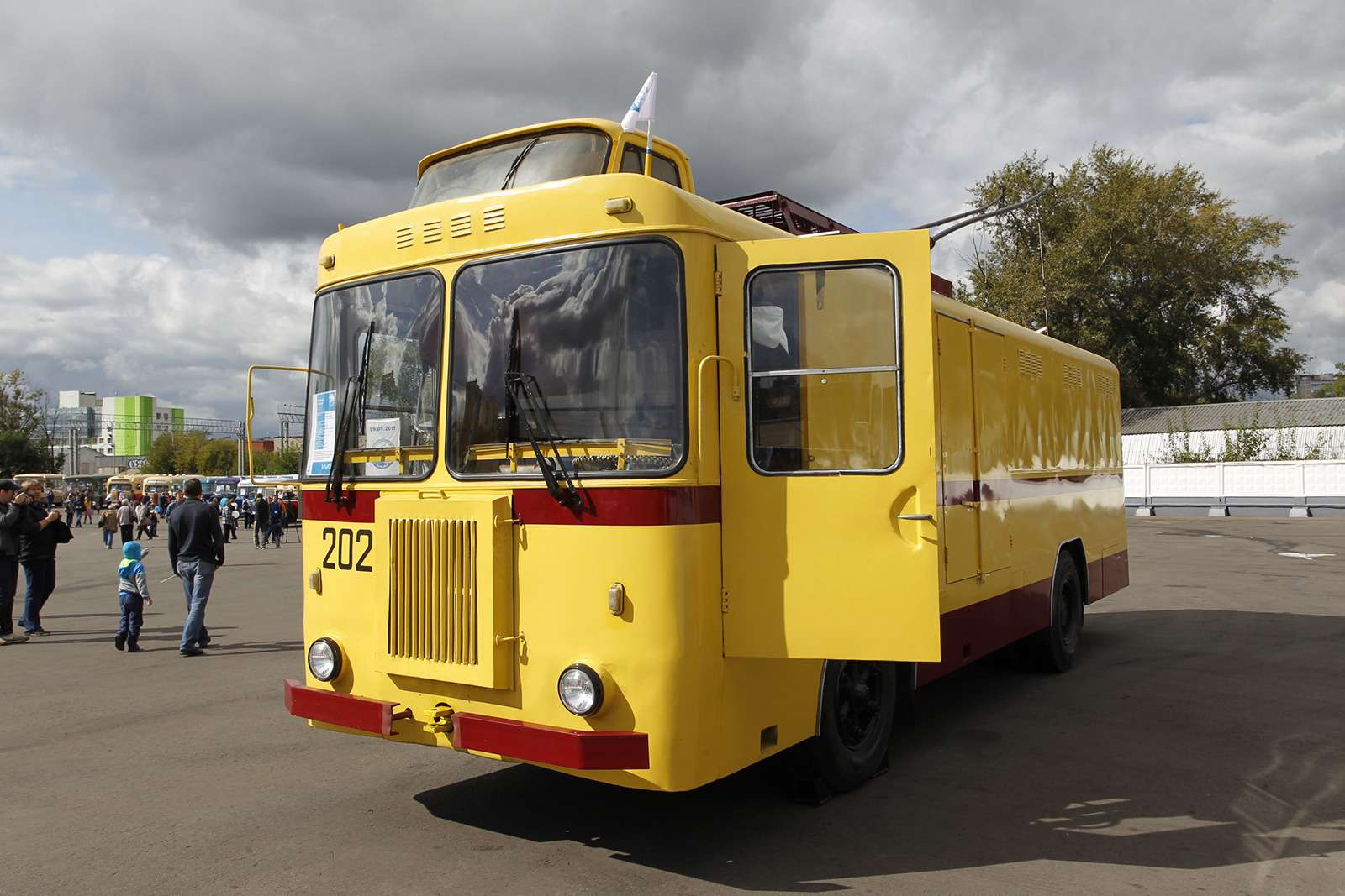 Автобусы нашего детства — выставка пассажирского транспорта — фото 792636