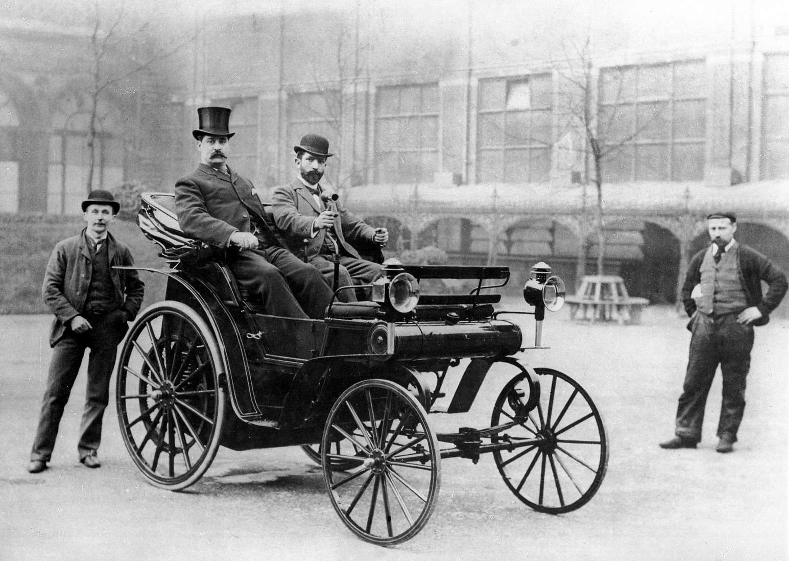 Ввезенный в Великобританию германский автомобиль Canstatt-Daimler, участвовавший в первом Emancipation run 1896 года