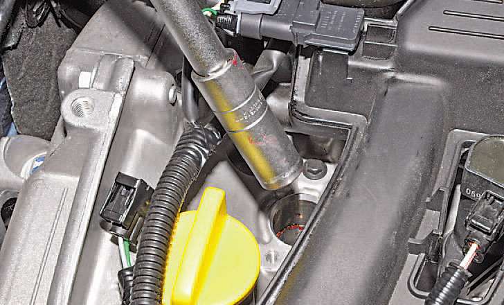 Замена масла в 8-клапанном двигателе и масляного фильтра Renault Logan