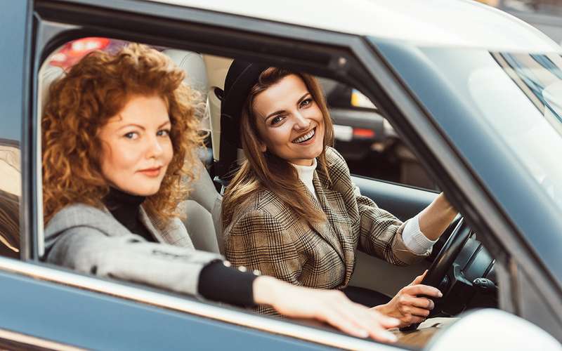 45 тысяч женщин-водителей ищут работу в России