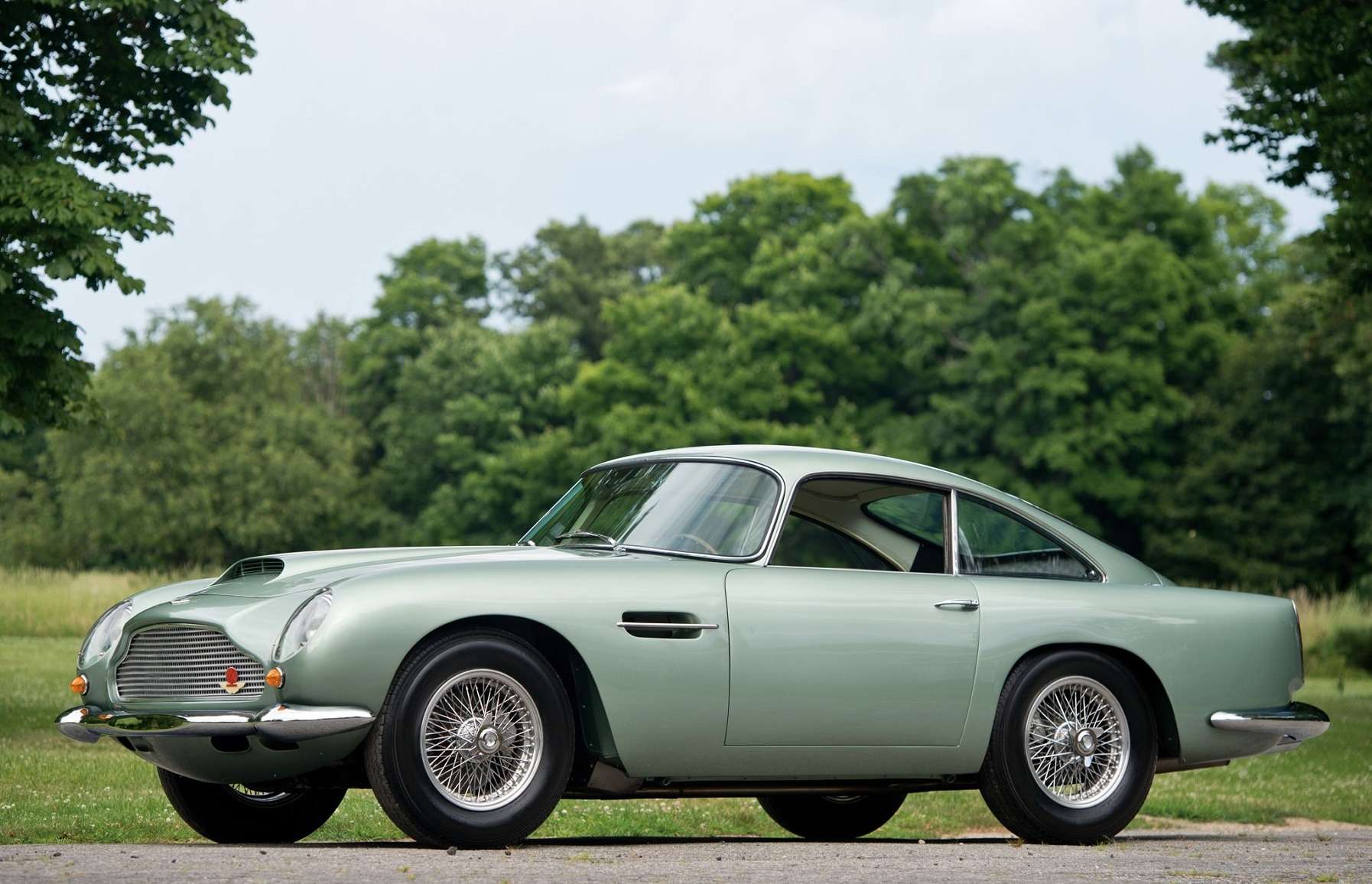 Назад в прошлое: Aston Martin возобновит выпуск модели 1959 года — фото 677135