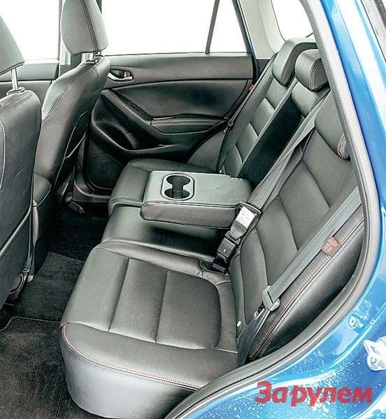 Mazda: задний диван в СХ‑5 понравился удачно выбранными размерами и формой.