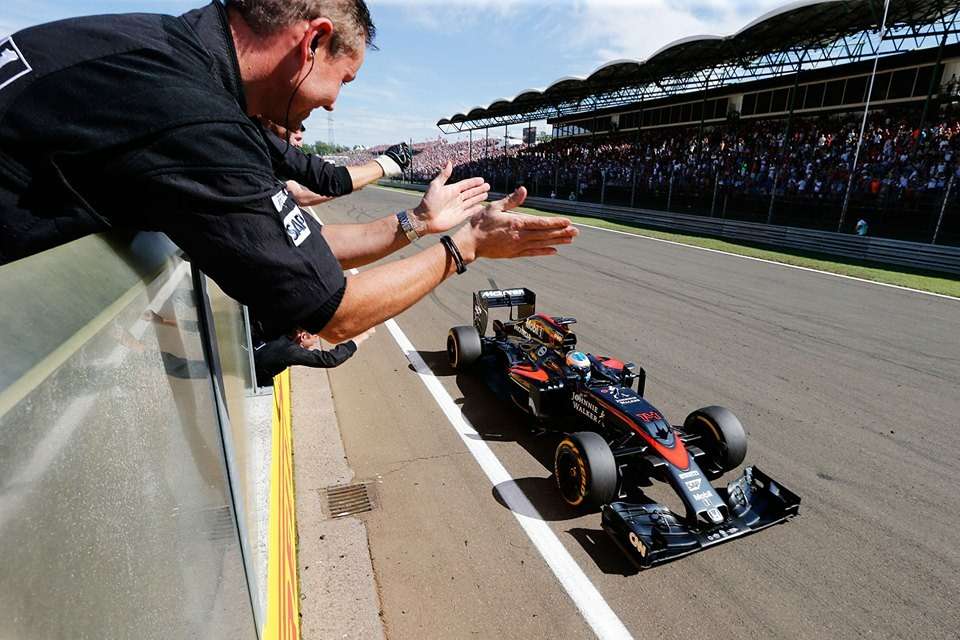 Благодаря чехарде на трассе и отсутствию поломок пилоты McLaren смогли добраться до финиша на весьма высоких позициях: Фернандо Алонсо – пятый, Дженсон Баттон – девятый.