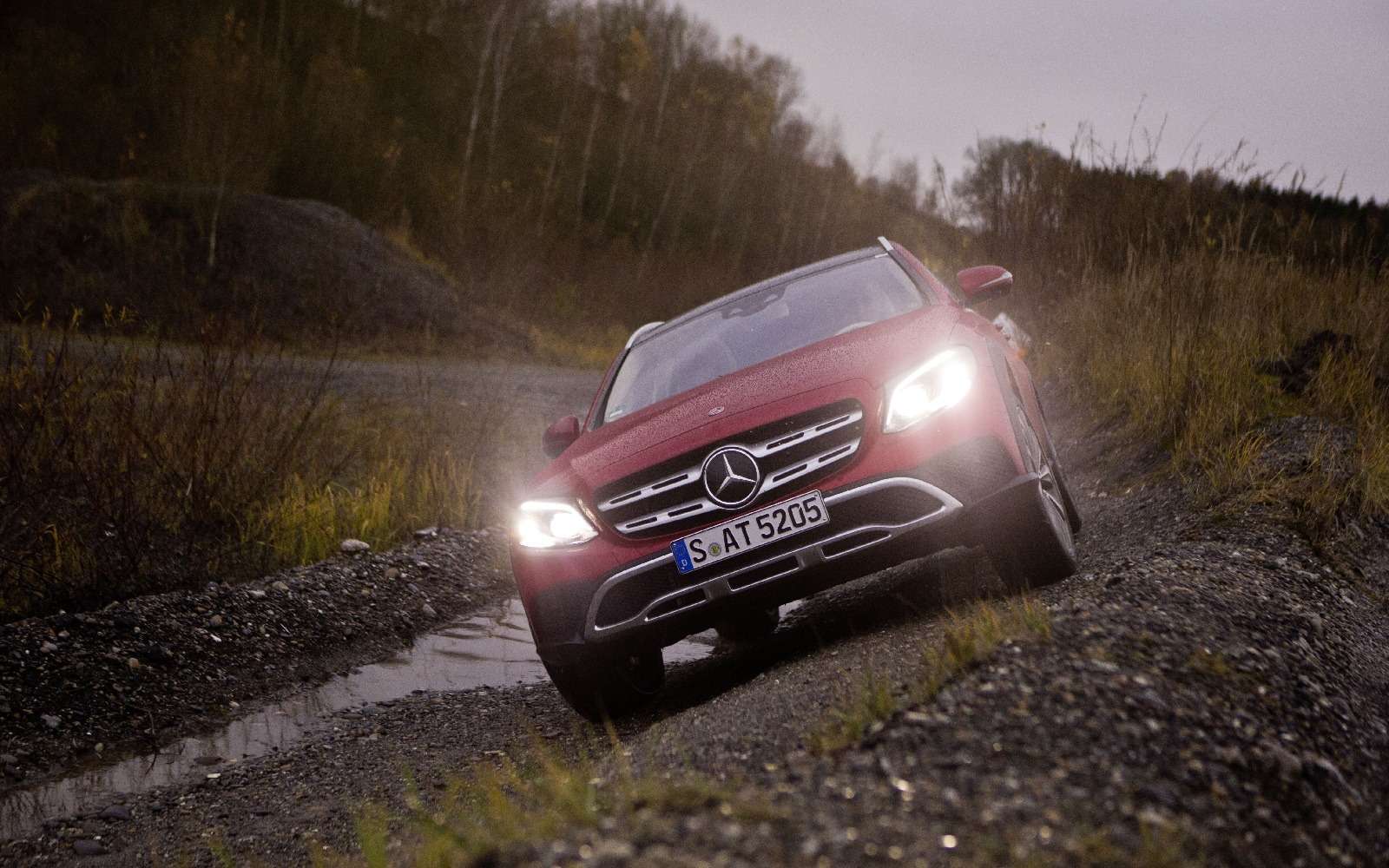 Mercedes-Benz E-класса All-Terrain окунулся в грязь — фото 674996