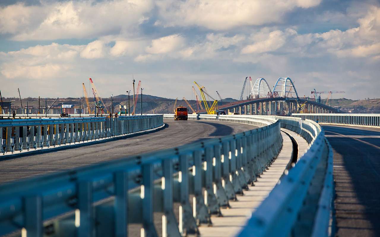 12 вопросов про Крымский мост и один — про универсалы Лада Веста — фото 865579
