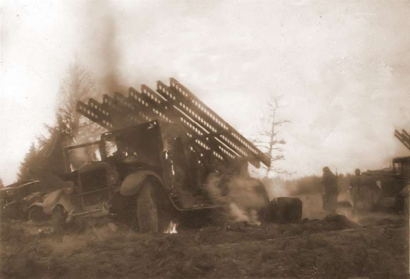 Захваченная немцами под Можайском установка БМ-13. Фотография сделана солдатом 49-го саперного батальона 10-й танковой дивизии 28 октября 1941 года. Фото: http://waralbum.ru
