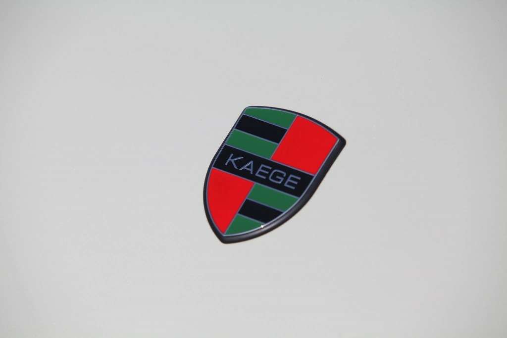 KAEGE-delivers-retro-flavored-1972-Porsche-911-packing-300-hp-17-1024x683