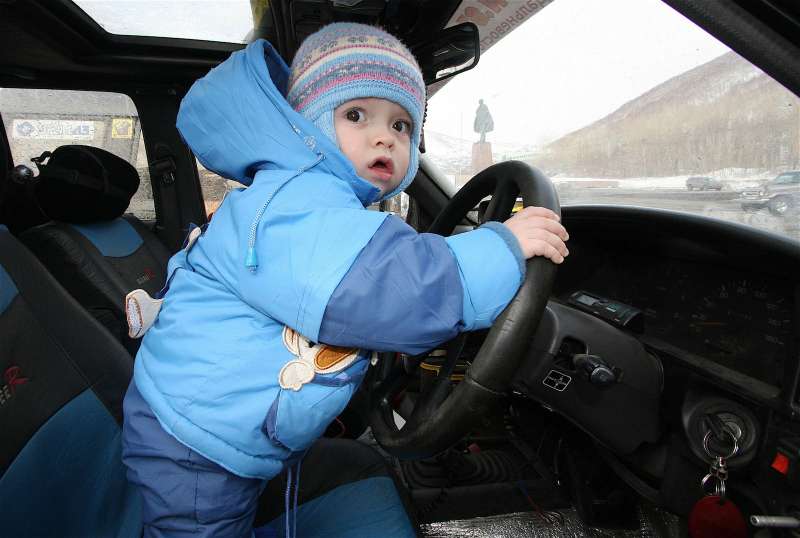 Ребенок в машине: как избежать трагедии