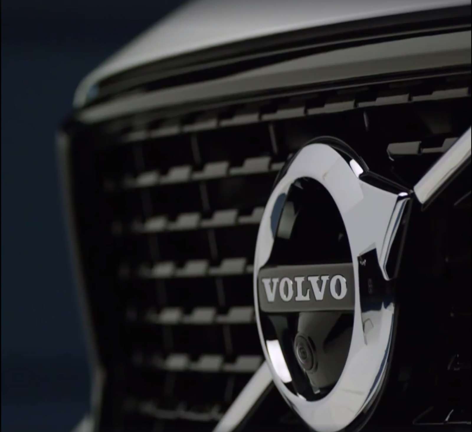 Кроссовер Volvo XC40 рассекретили до премьеры — фото 795218