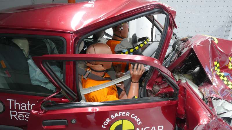 Euro NCAP отметил юбилей показательным шокирующим краш-тестом