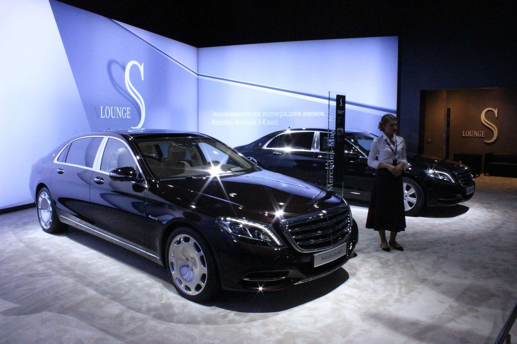 Стенд или шоу-рум: Mercedes-Benz E-класса и все-все — фото 624465