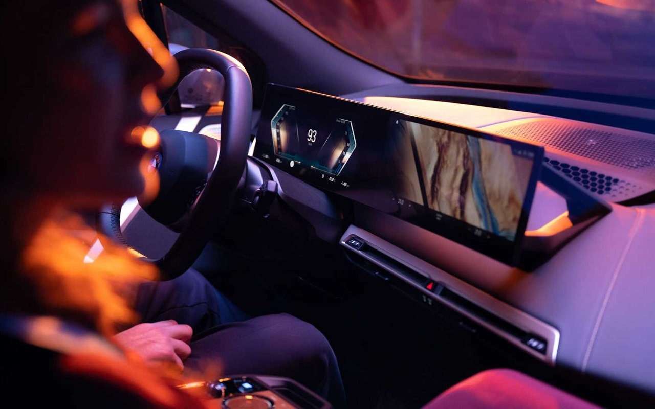 Сплошной огромный экран: BMW показала новую приборную панель — фото 1231353