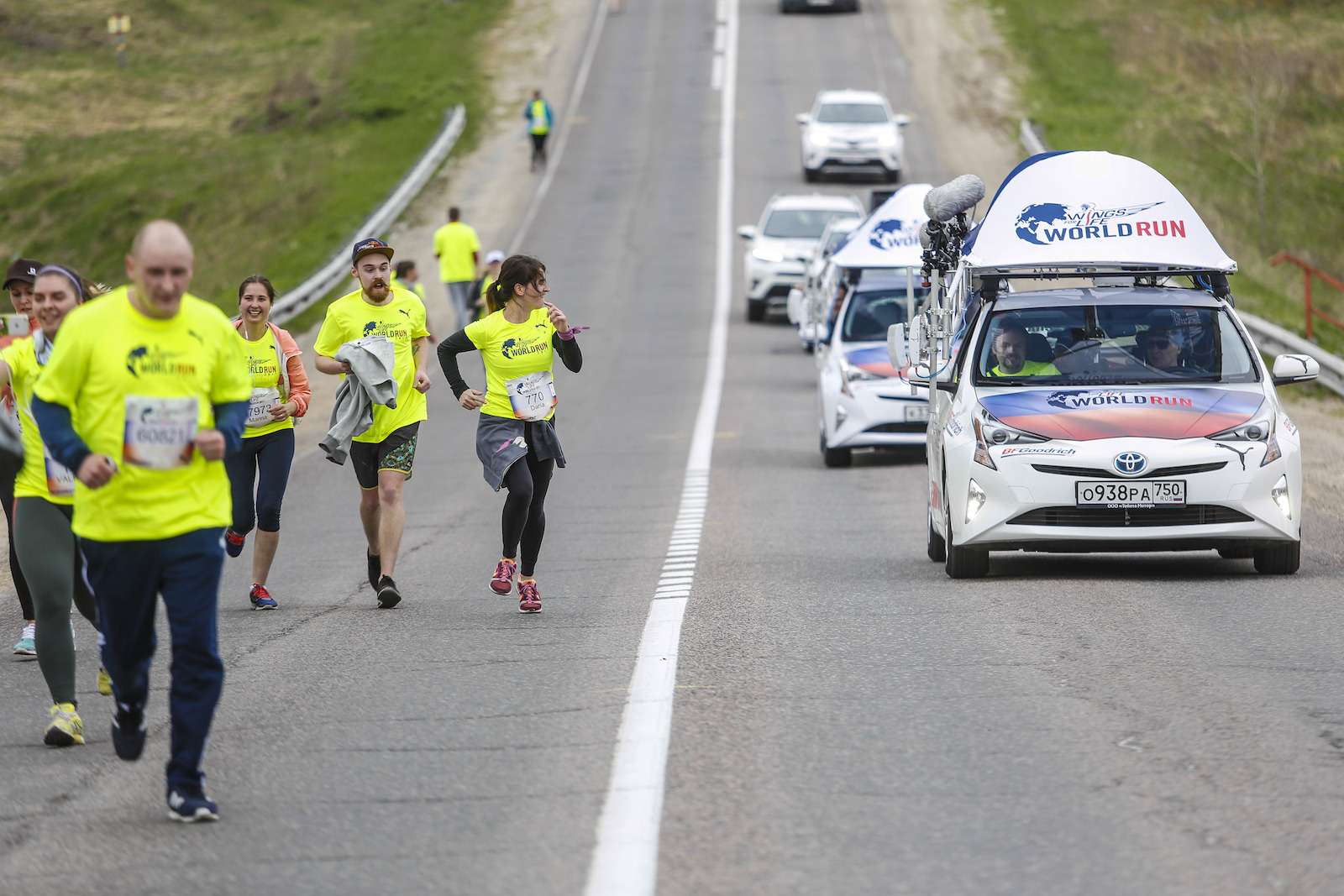 Toyota Prius гнался за бегуном 70 километров — фото 749341