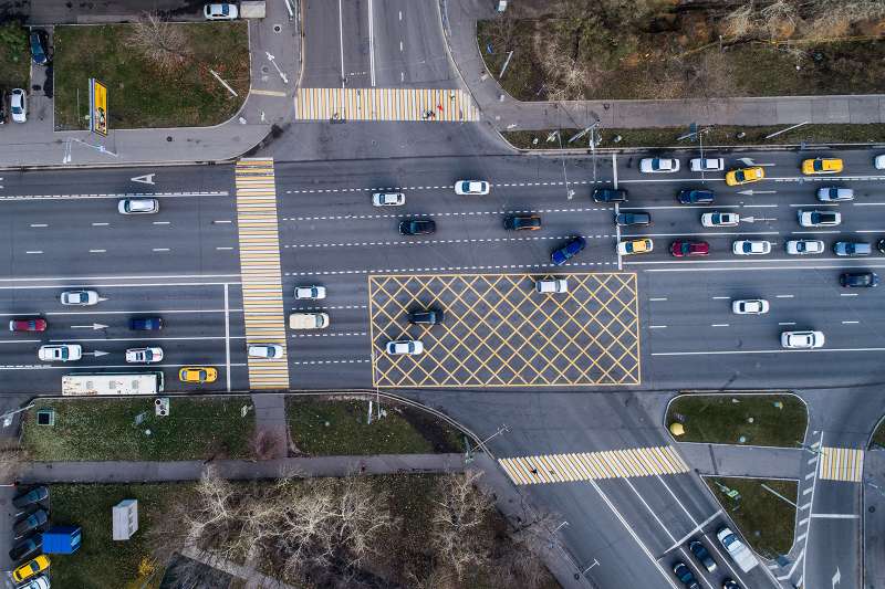 Новое для автомобилистов: расширен лимит по европротоколу, введена желтая разметка и др.