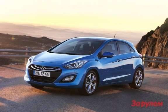 Hyundai i30 side-front view 2