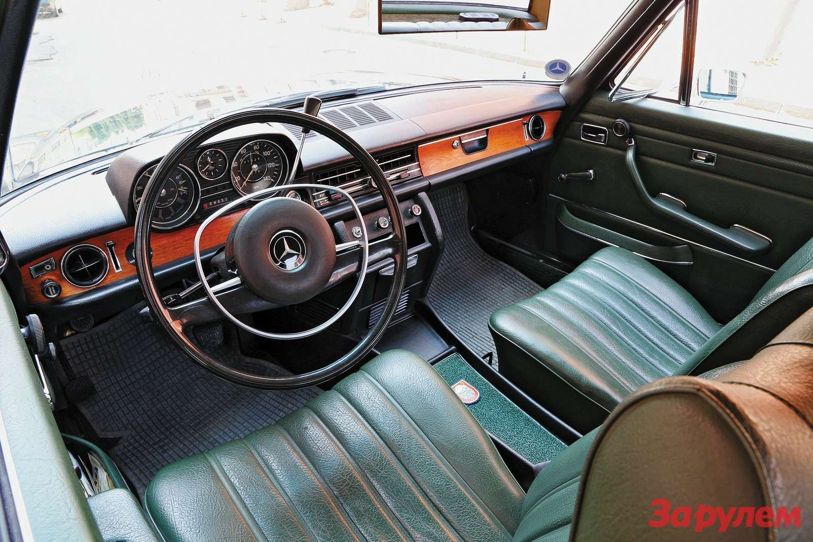 Mercedes-Benz W114 1970 года