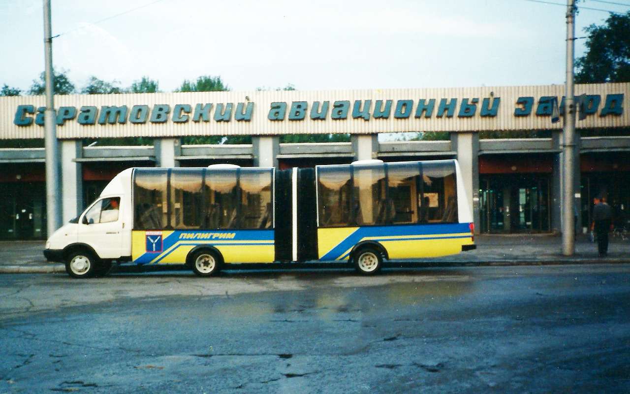 На автобусе в космос, спорткар из Запорожца... —6 странных машин СССР — фото 1303907