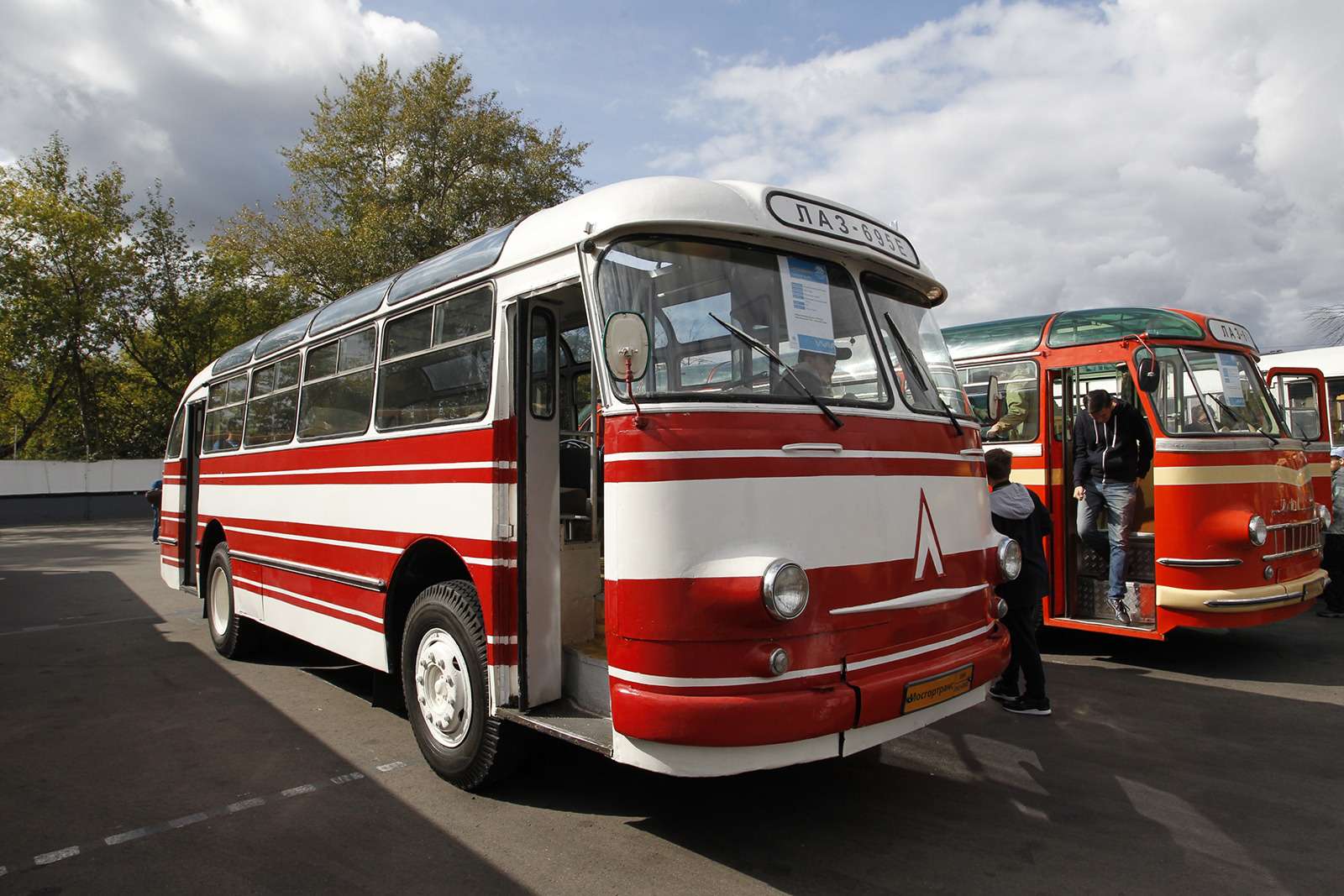 Автобусы нашего детства — выставка пассажирского транспорта — фото 792693