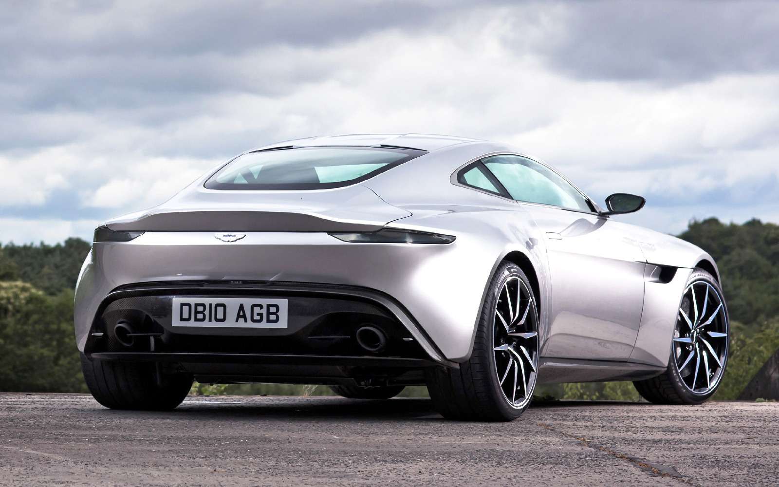 Проверено Джеймсом Бондом: представлен новый Aston Martin Vantage — фото 818875