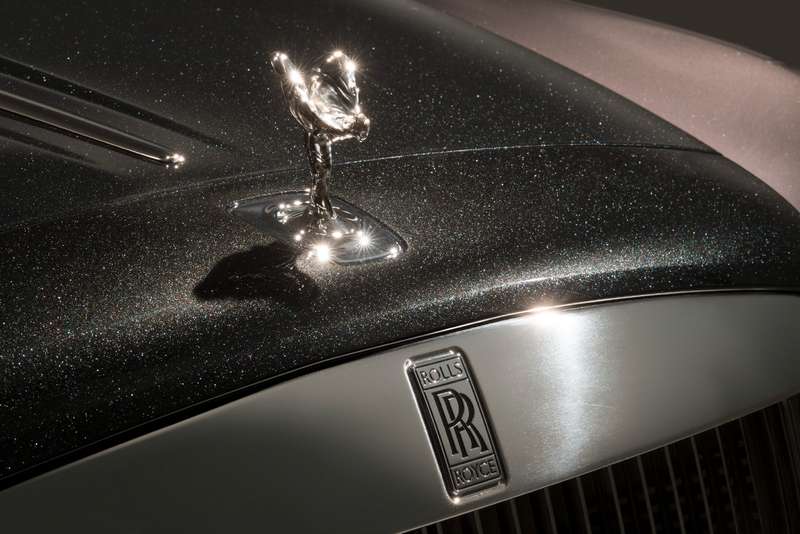 Льготники на Rolls-Royce и Bentley — из-за них у нас плохие дороги!