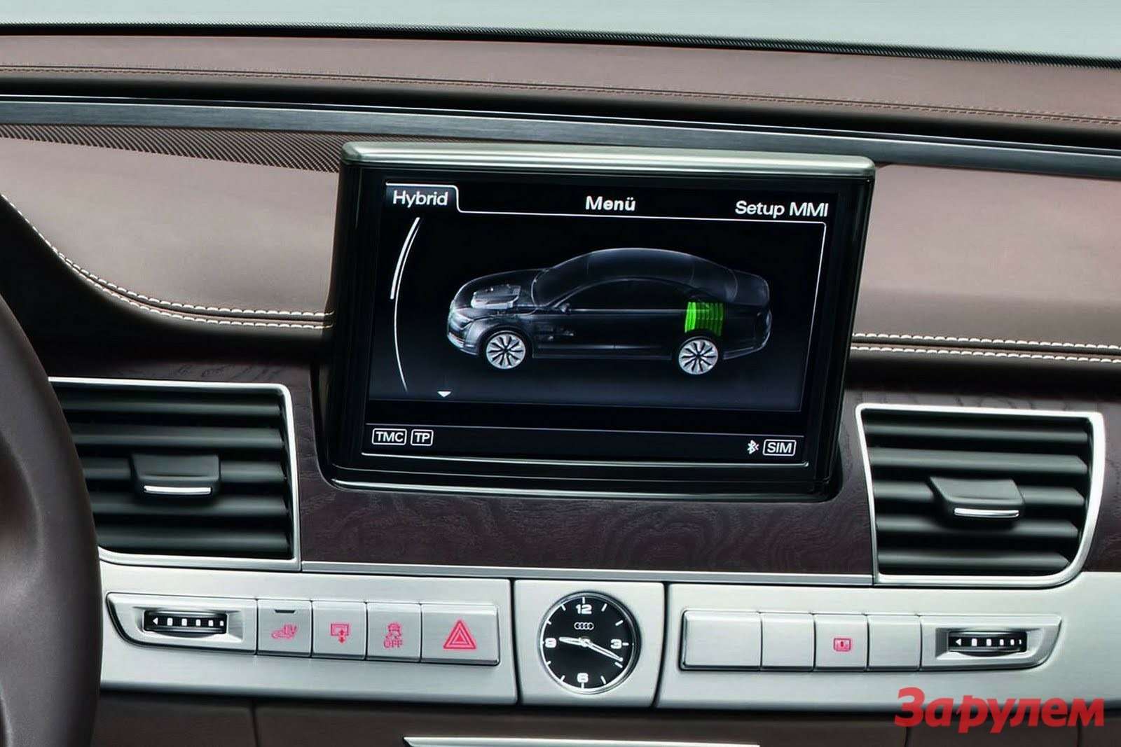 2013-Audi-A8-Hybrid-114