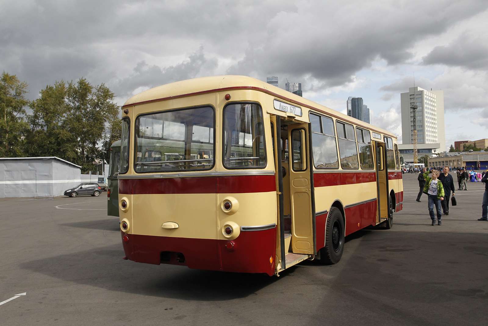 Автобусы нашего детства — выставка пассажирского транспорта — фото 792676