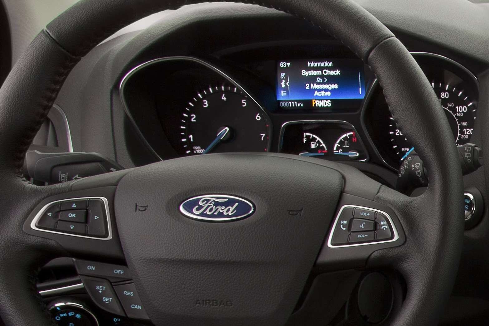 Обновленный седан Ford Focus