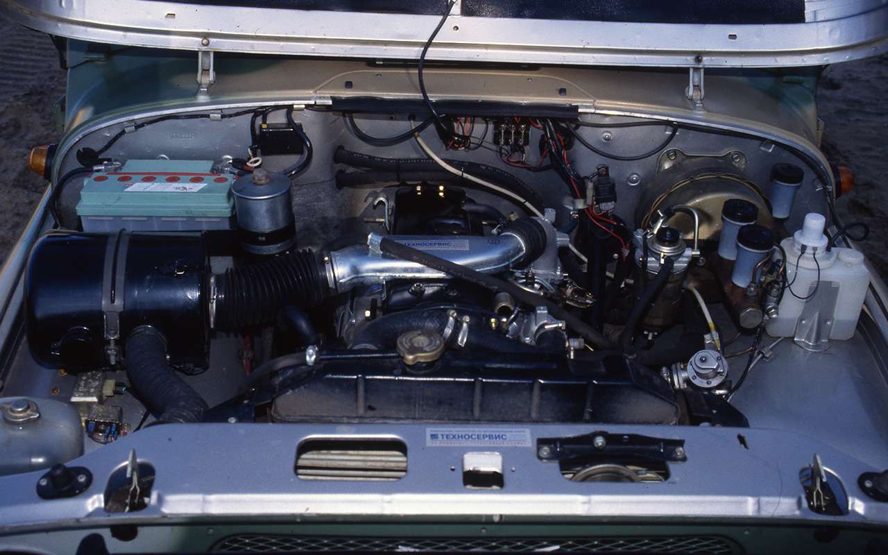 Мотор Toyota под капотом УАЗа.