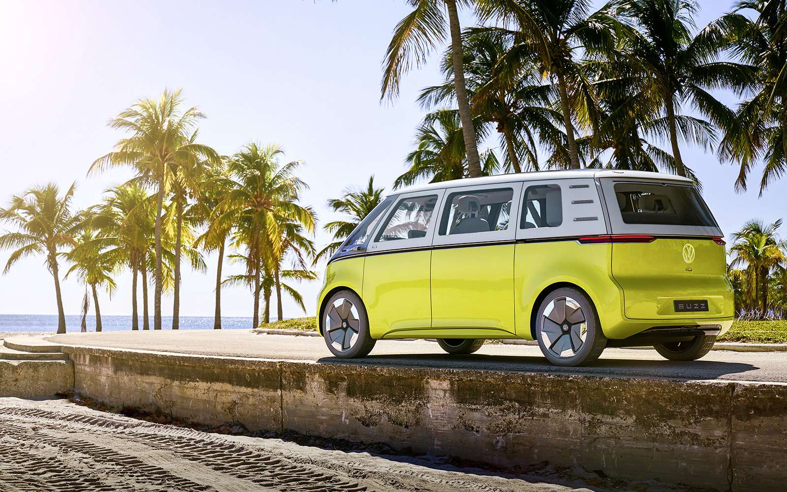 Volkswagen пустит хипстерский электромобиль в серию — фото 786096