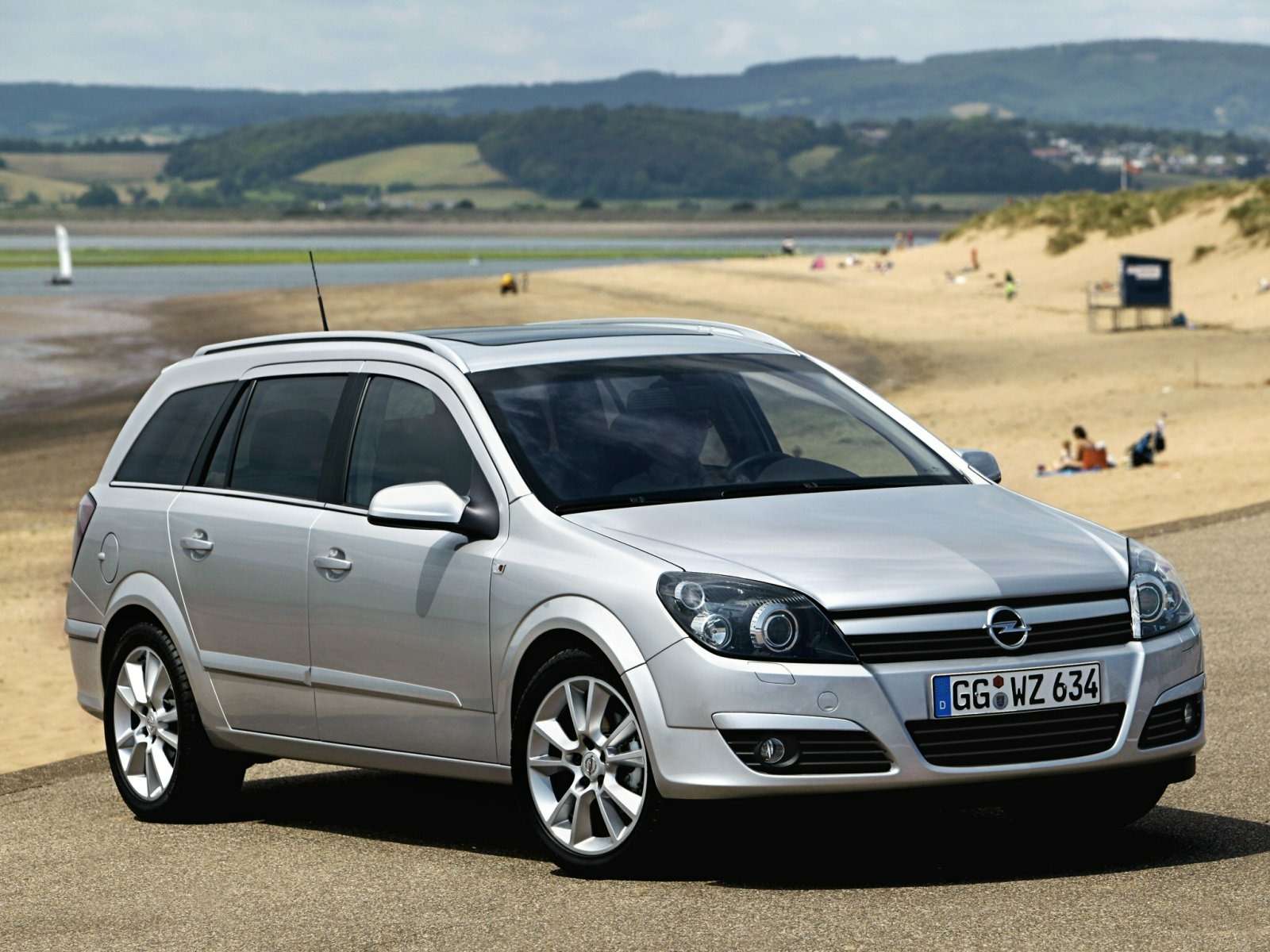 Opel_Astra_Wagon_2004