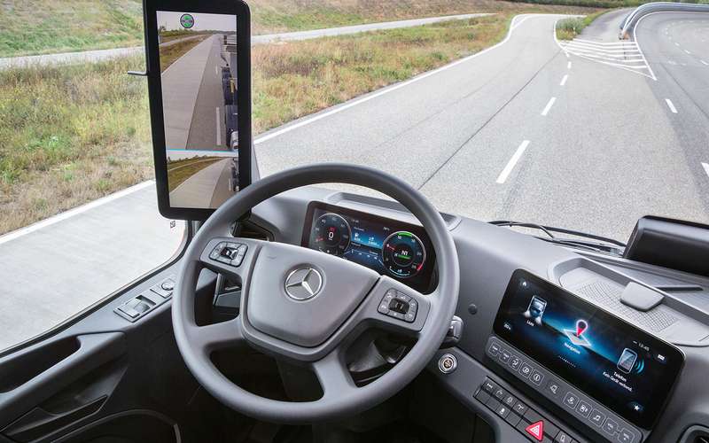 В России начнут выпуск Mercedes без зеркал заднего вида