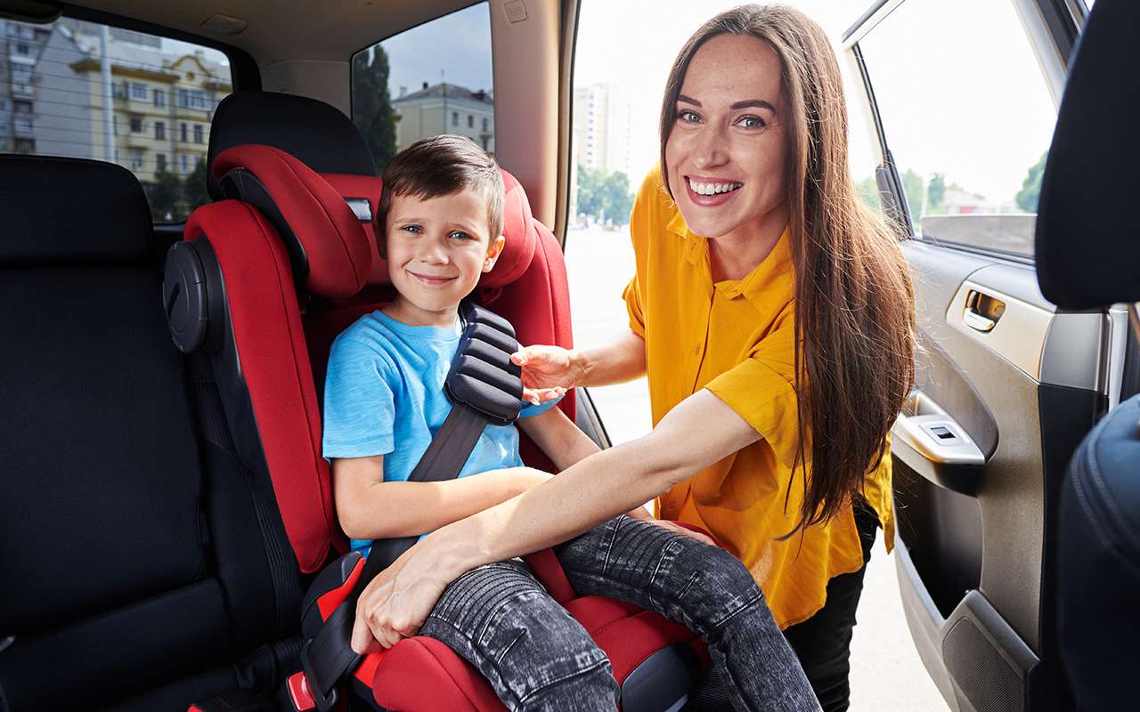 Правила перевозки детей от 0 до 12 лет в 2022 году в машине на переднем и заднем сиденье — фото 1307865