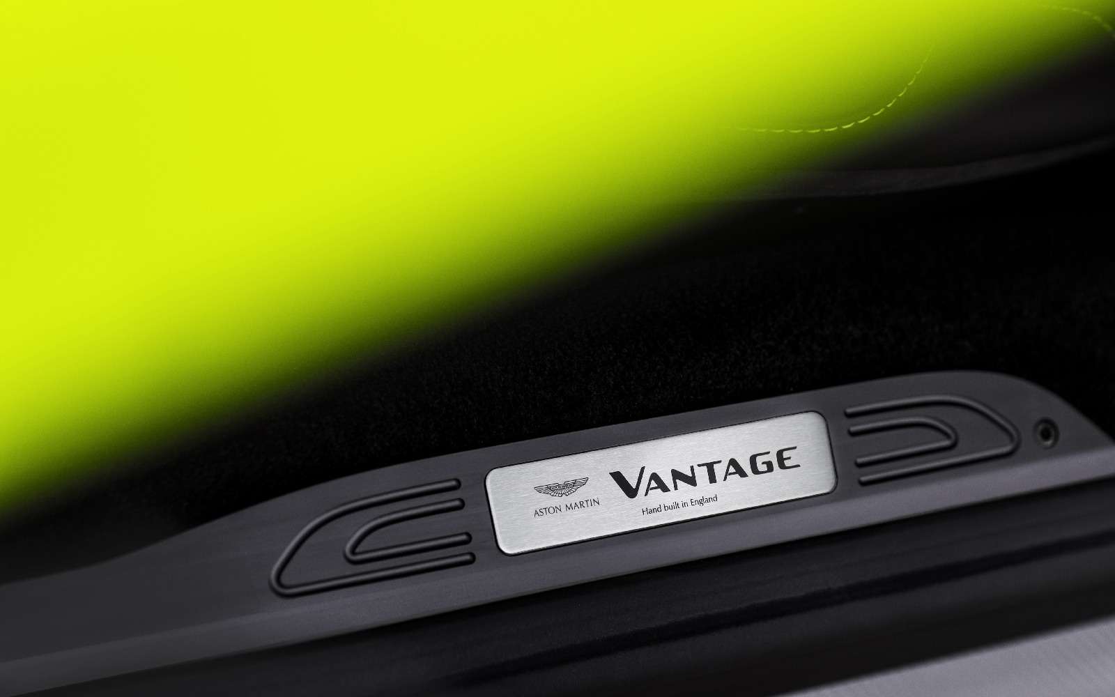 Проверено Джеймсом Бондом: представлен новый Aston Martin Vantage — фото 818854