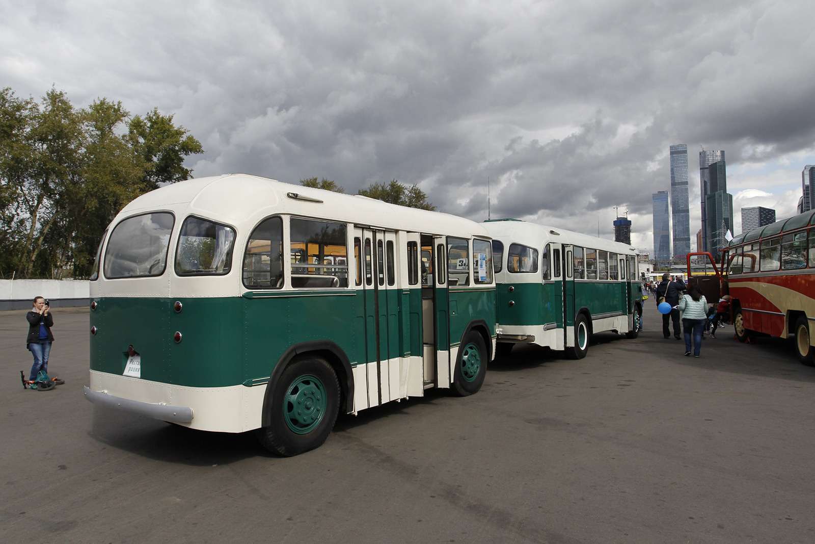 Автобусы нашего детства — выставка пассажирского транспорта — фото 792680