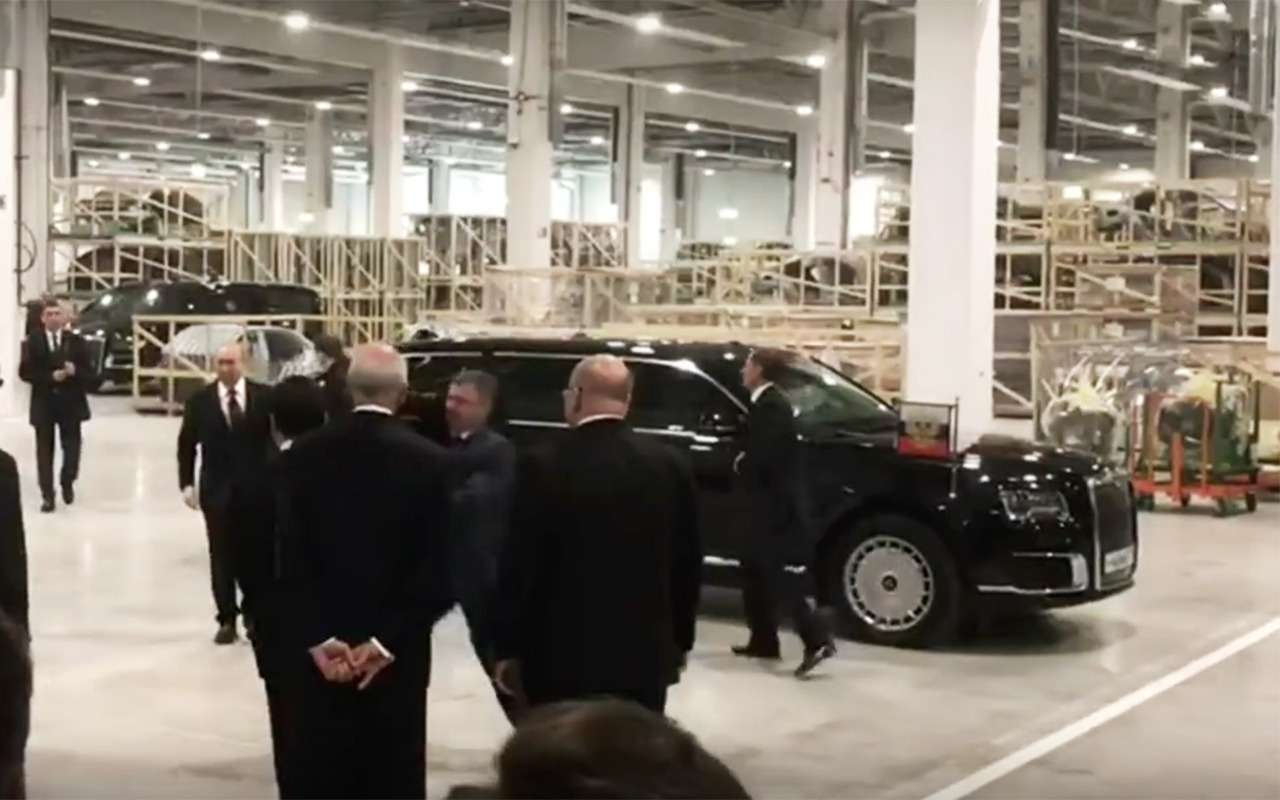 Путин открыл российский завод Mercedes-Benz — фото 963030
