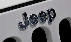 2011-jeep-wrangler-mojave-exterior-logo-6