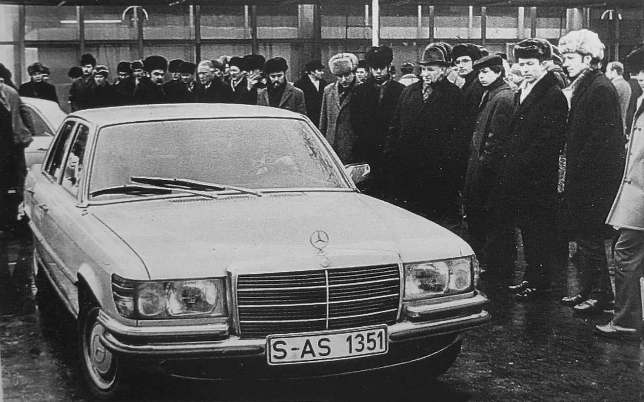 Новый Mercedes-Benz семейства W116 в 1973-м показали в Сокольниках.