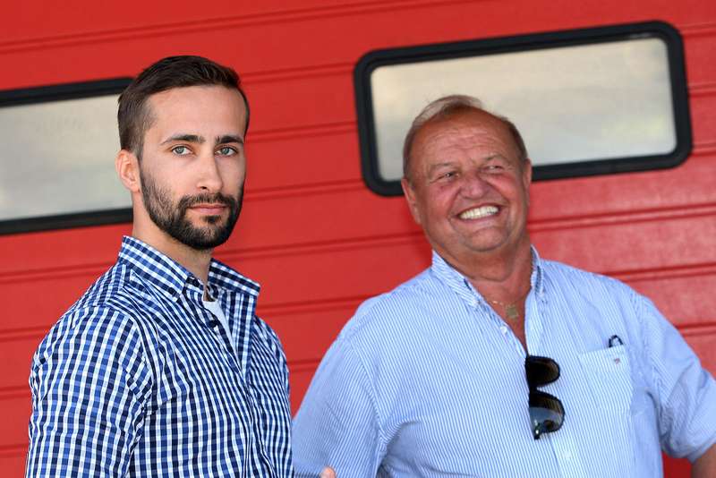Михаил Грачев (слева) и руководитель команды WestCoast Racing Грегер Петерссон, похоже, быстро нашли общий язык