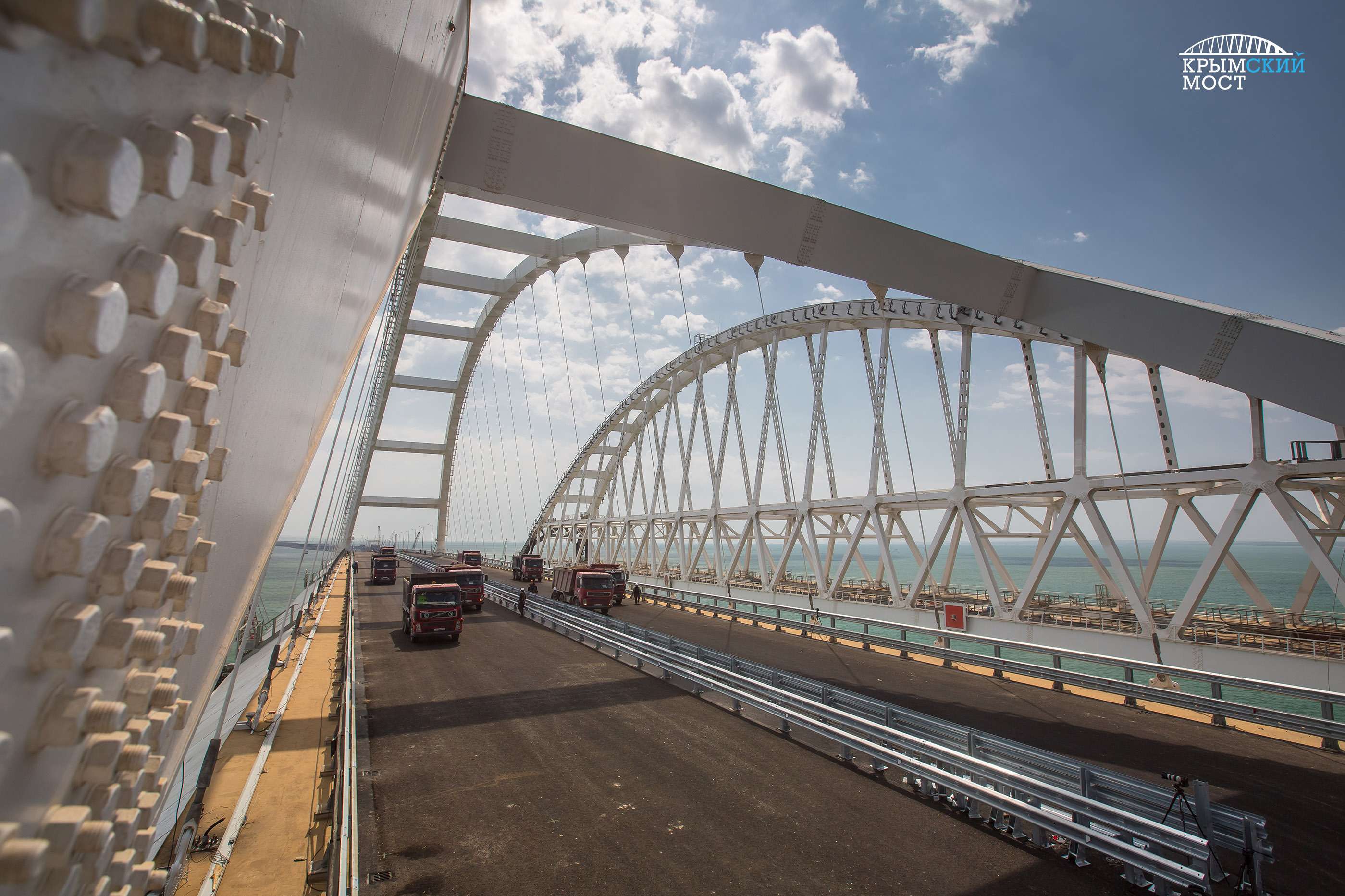 Крымский мост прошел официальные испытания. Скоро поедем! — фото 866049