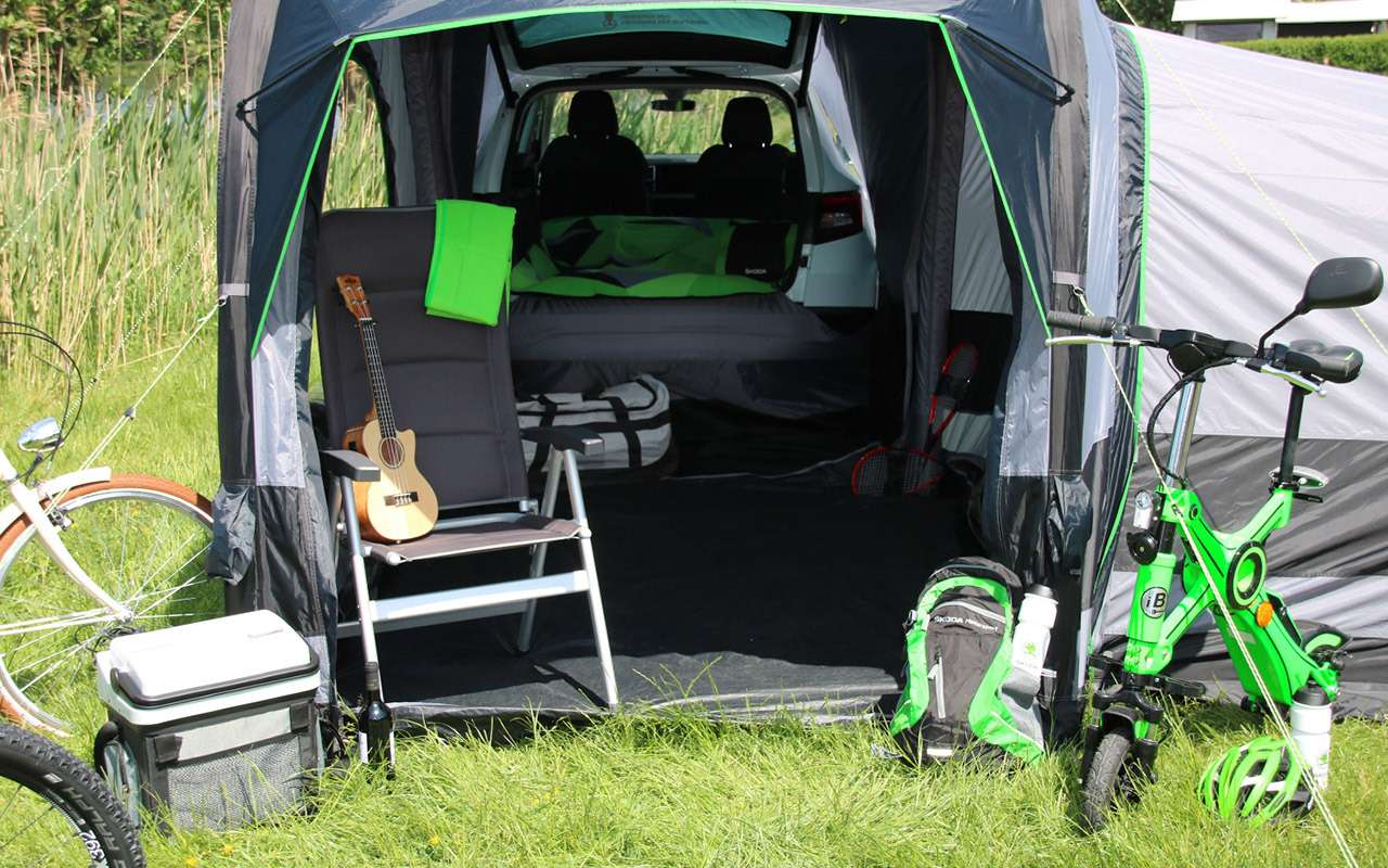 Дешевая альтернатива кемперу — надувная палатка Skoda — фото 1141529