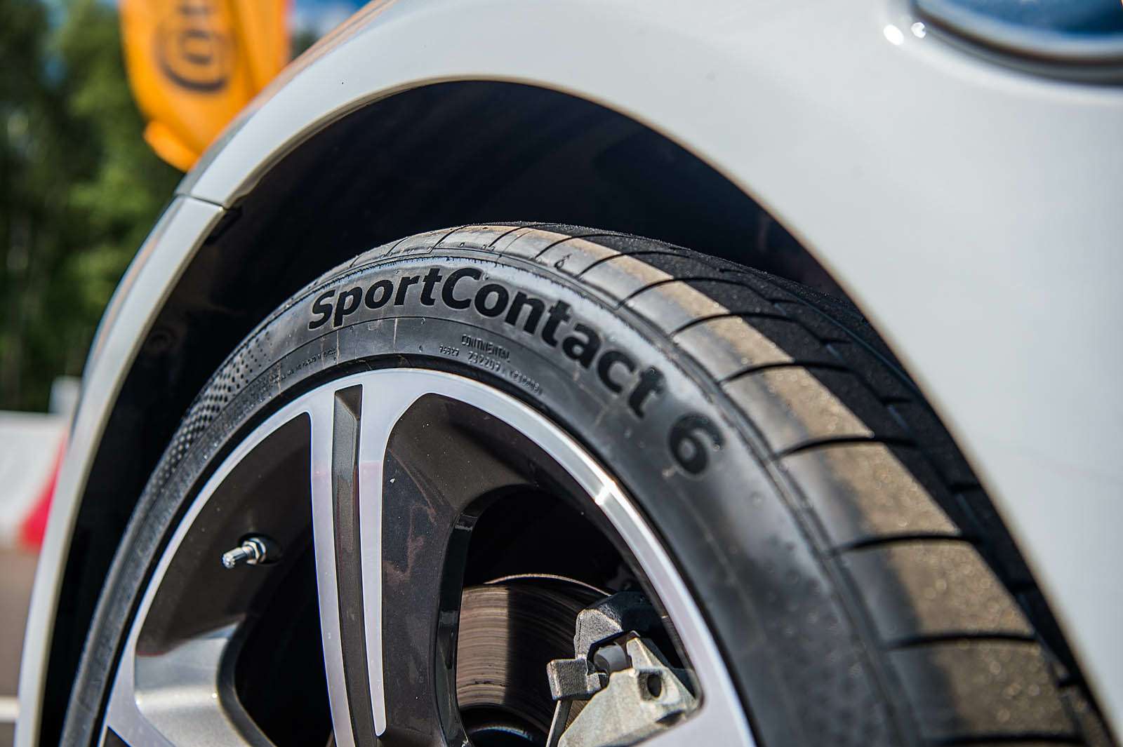 Шины Conti SportContact 6 разрабатывались с расчетом эксплуатации как на заднем, так и на переднем приводе.