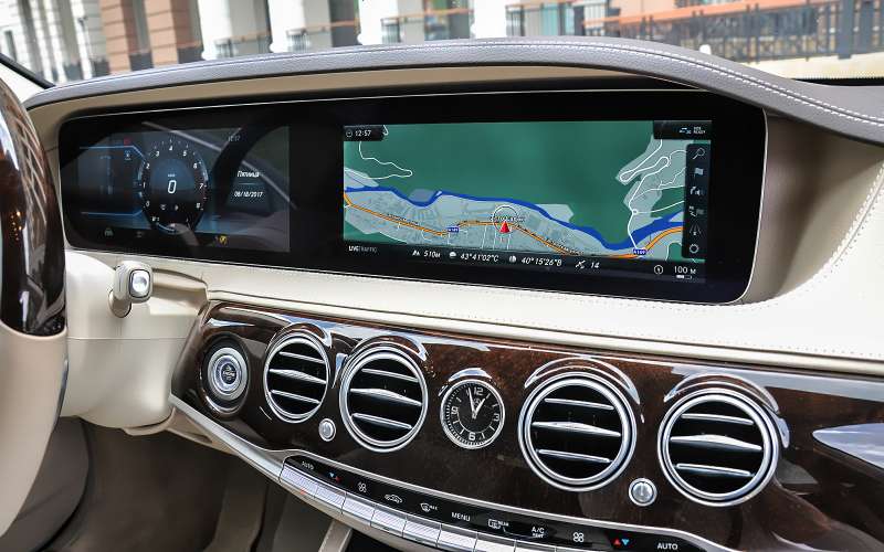 Mercedes-Benz S-класса: с обновленным лицом и новыми моторами