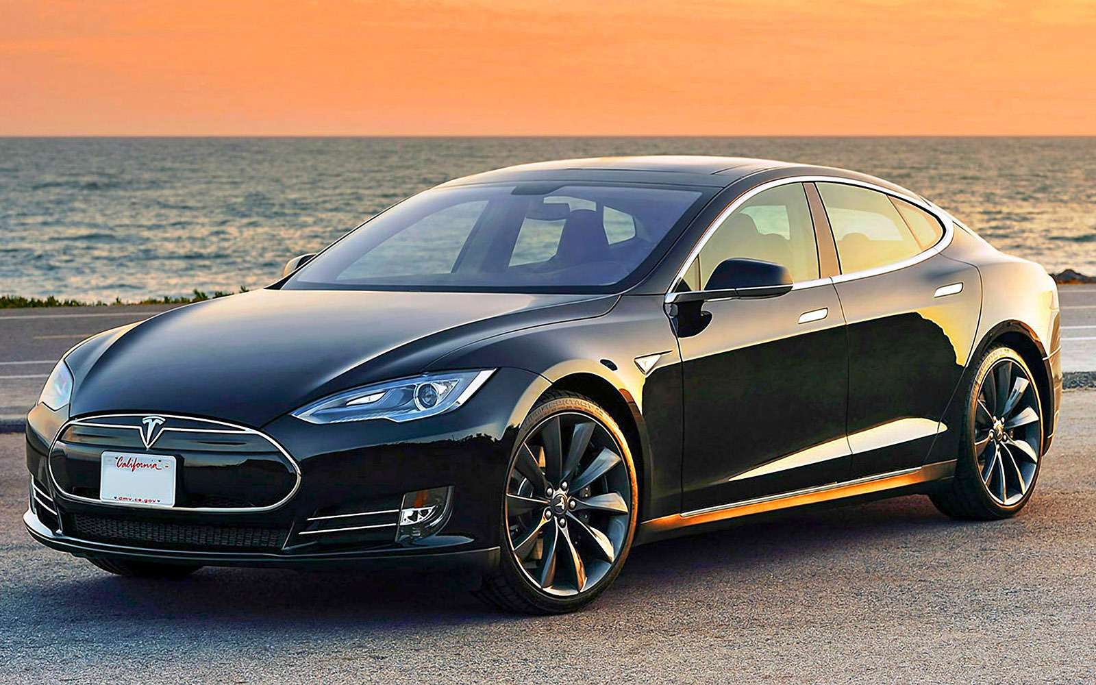 Вершина электромобилестроения – Tesla Model S с двигателем мощностью 235 кВт и заявленным запасом хода 442 км. Позволю себе скептический вопрос: в каком режиме и при каких условиях?