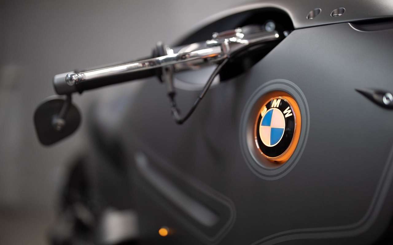 Это вообще реально? Российский мастер создал мотоцикл по заказу BMW Motorrad — фото 1138771