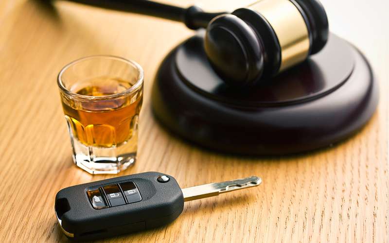 Судить будут строже: пьяными водителями займутся районные суды