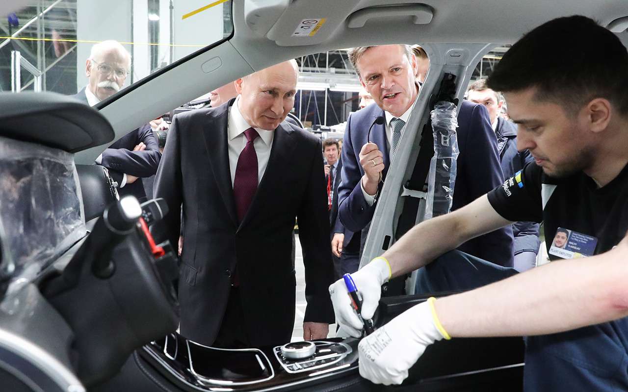 Путин открыл российский завод Mercedes-Benz — фото 963044