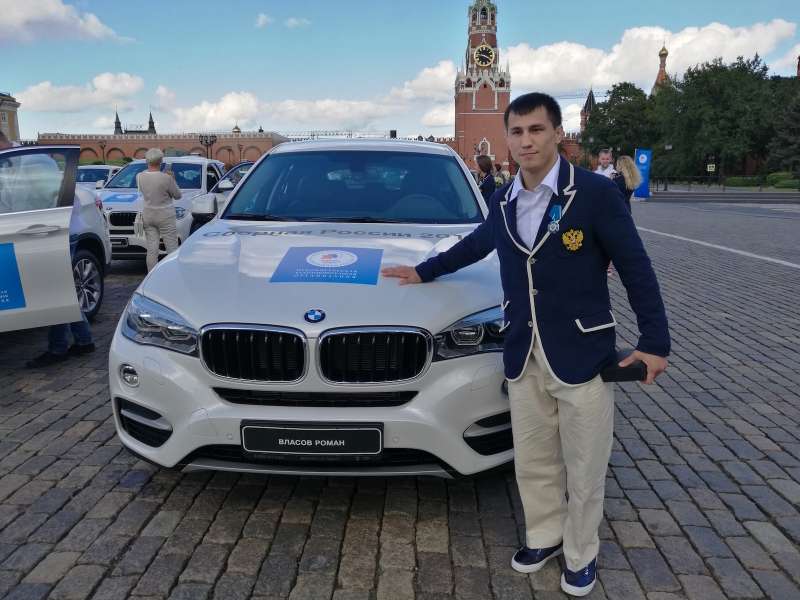 Российские призеры Рио-2016 получили по BMW