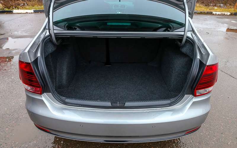 Новый VW Polo лифтбек: все отличия от седана