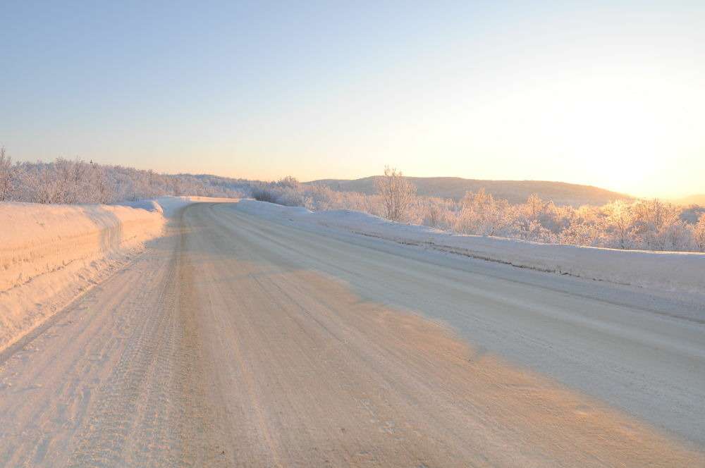 Росавтодор проведет эксперимент по дорогам под снежным покровом в 16 регионах — фото 364698